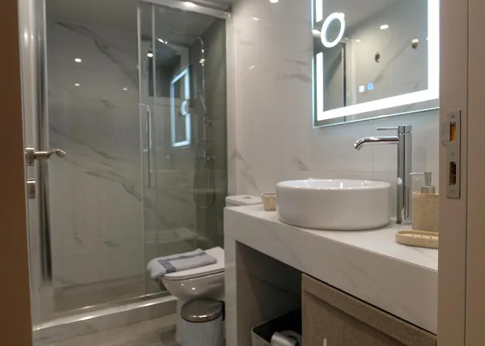Apartment Rhodes Retreat: Modern Comfort In Serene Luxury *