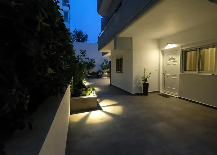 Rhodes Retreat: Modern Comfort In Serene Luxury Apartment