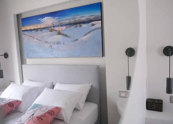 Rhodes Retreat: Modern Comfort In Serene Luxury Apartment *