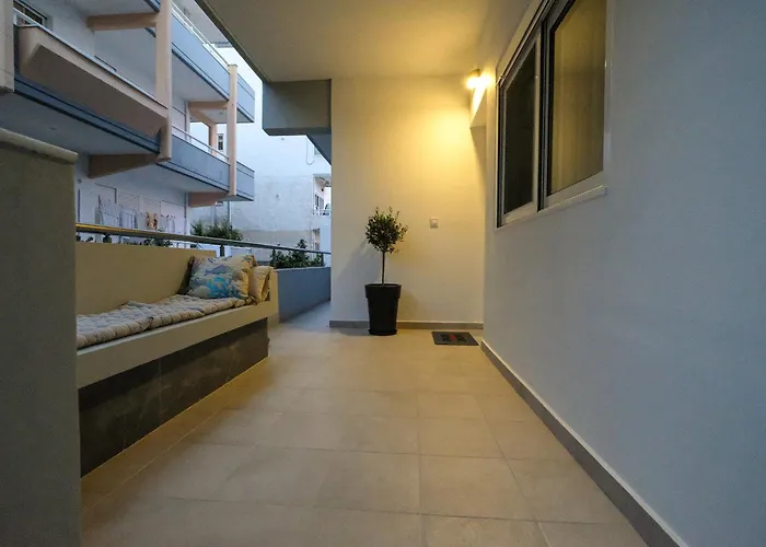 Rhodes Retreat: Modern Comfort In Serene Luxury Apartment *