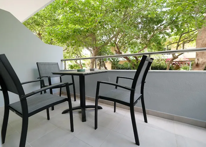 Rhodes Retreat: Modern Comfort In Serene Luxury Apartment Rhodes City