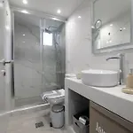Rhodes Retreat: Modern Comfort In Serene Luxury דירה עיר רודוס