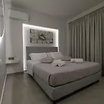 Rhodes Retreat: Modern Comfort In Serene Luxury עיר רודוס