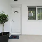 Rhodes Retreat: Modern Comfort In Serene Luxury דירה עיר רודוס