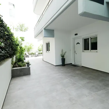 Rhodes Retreat: Modern Comfort In Serene Luxury Lejlighed *