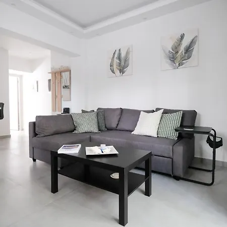 Rhodes Retreat: Modern Comfort In Serene Luxury Rhodes City