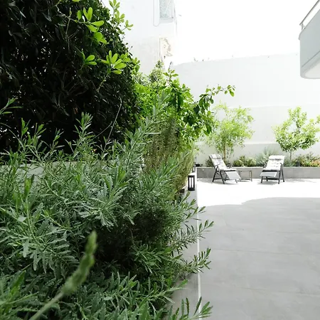 Lejlighed Rhodes Retreat: Modern Comfort In Serene Luxury