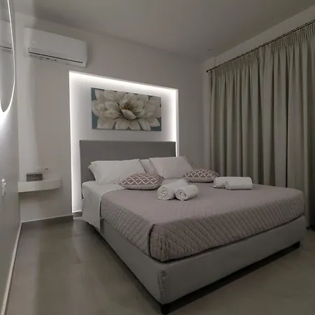 Rhodes Retreat: Modern Comfort In Serene Luxury עיר רודוס
