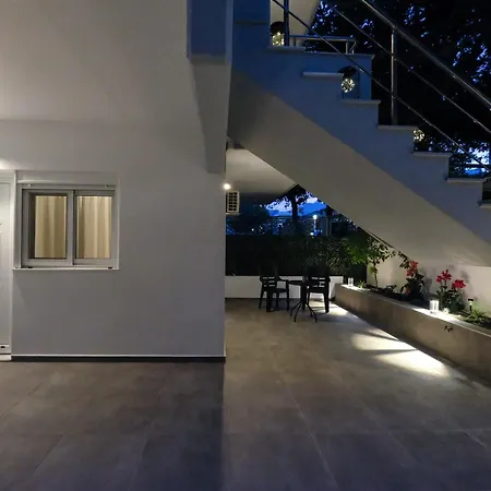 Apartmán Rhodes Retreat: Modern Comfort In Serene Luxury *