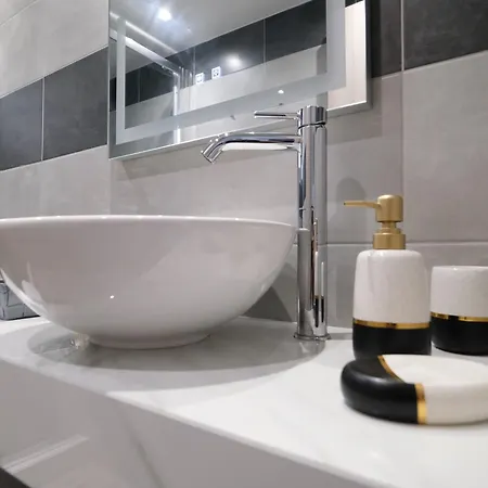 Rhodes Retreat: Modern Comfort In Serene Luxury *