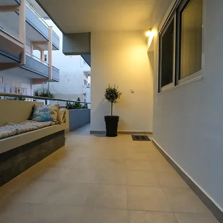 Rhodes Retreat: Modern Comfort In Serene Luxury Lejlighed *