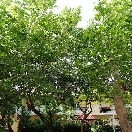 Rhodes Retreat: Modern Comfort In Serene Luxury Lejlighed *