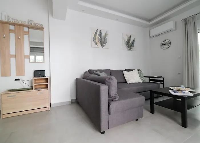 Rhodes Retreat: Modern Comfort In Serene Luxury Apartman Rhodes City