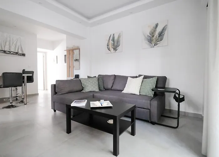 Rhodes Retreat: Modern Comfort In Serene Luxury Rhodes City