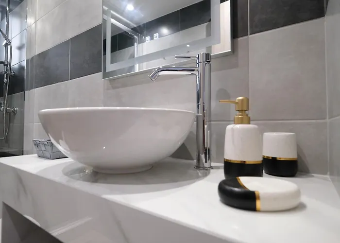 Rhodes Retreat: Modern Comfort In Serene Luxury *