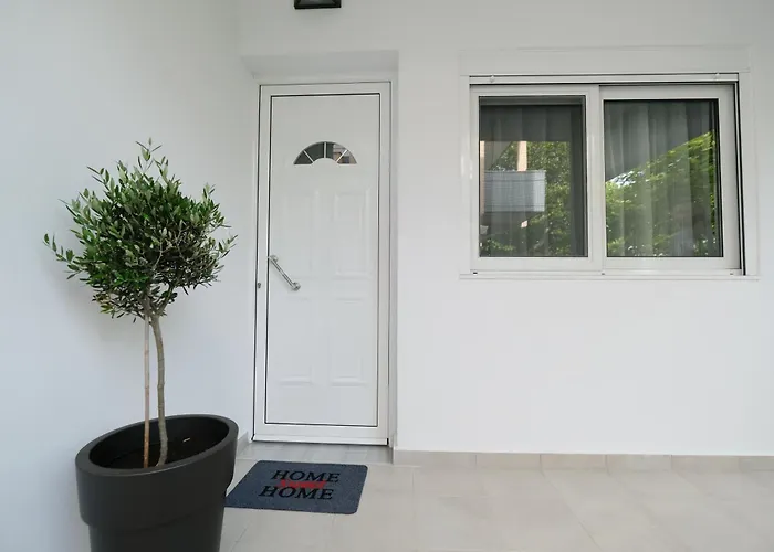 Rhodes Retreat: Modern Comfort In Serene Luxury Apartman Rhodes City