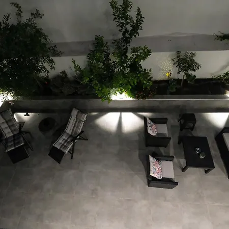 Daire Rhodes Retreat: Modern Comfort In Serene Luxury